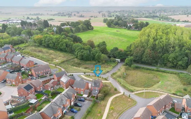 Photo 2 — Boneham Road, Whitnash, Leamington Spa