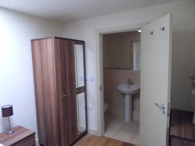 Upper Blakeridge Lane, Batley, WF17, photo 3