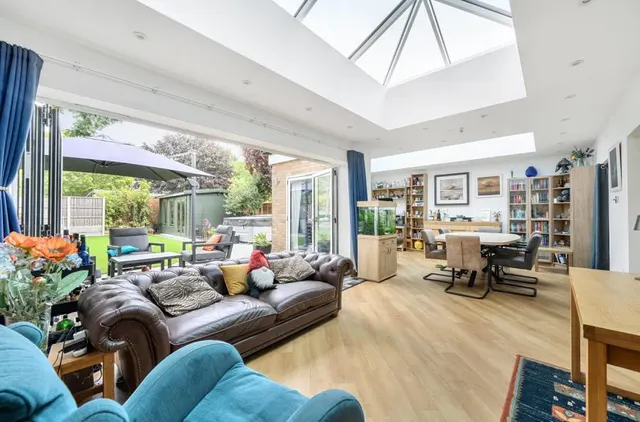Cambridge Road, Owlsmoor, GU47, photo 2
