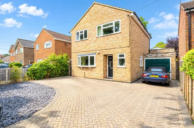 Cambridge Road, Owlsmoor, GU47, photo 1
