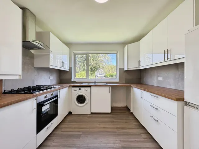 Edgwarebury Gardens, Edgware, HA8, photo 3