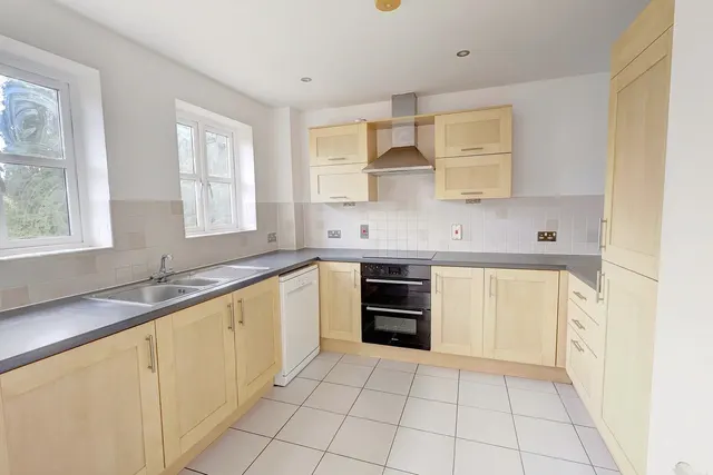 Stretton Close, High Wycombe, HP10, photo 3