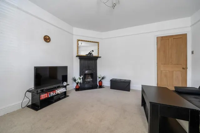 Clare Road, Maidenhead, SL6, photo 3