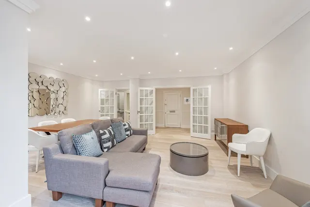 Photo 2 — South Lodge Circus Road, St Johns Wood, London, NW8