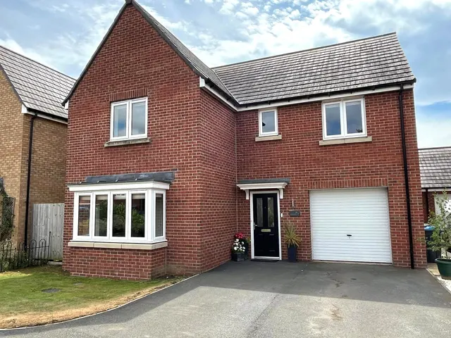 Poppy Drive, Thirsk, North Yorkshire, YO7 3SJ, photo 1