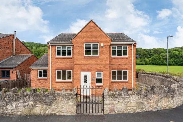 Ffrith, Wrexham, LL11 5LG, photo 1