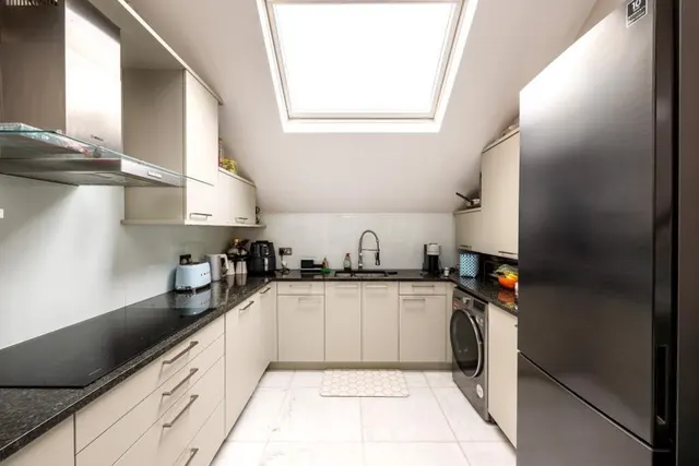 Photo 3 — Redington Road, London NW3 7RB