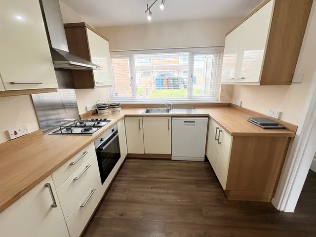 Manor Rise, Burntwood, WS7, photo 3