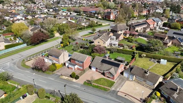 Photo 2 — Westwood Drive, Bourne, PE10