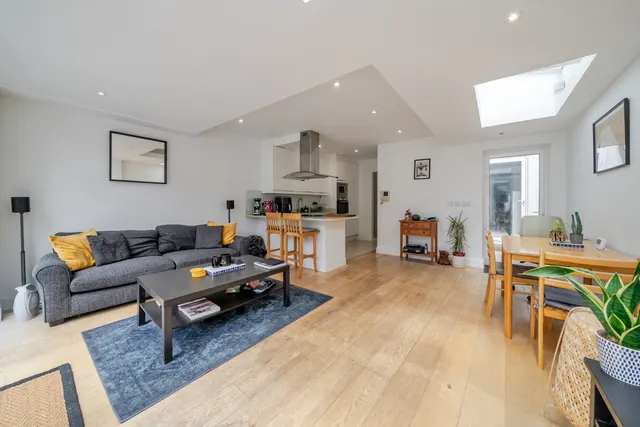 Photo 2 — Marmion Road, Battersea, London, SW11