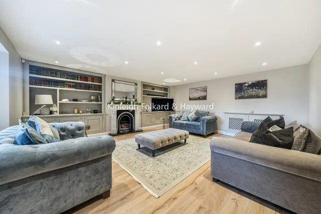 Photo 2 — Serviden Drive, Bromley, BR1