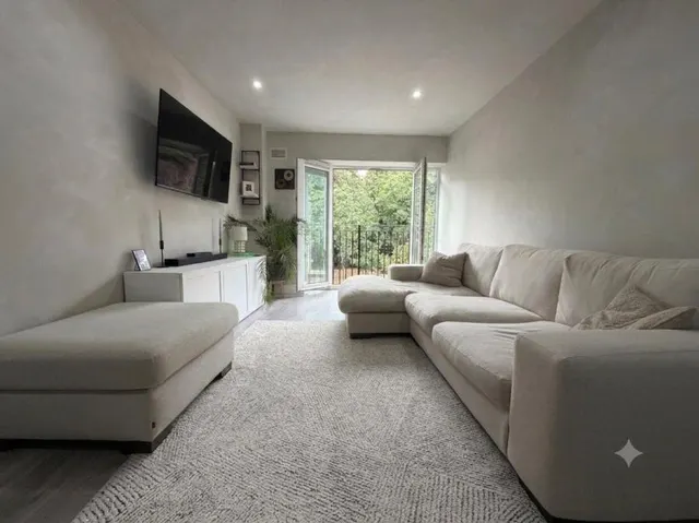 London Road, Camberley, GU15, photo 2