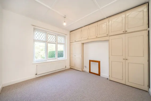 Wellington Road, TW2, photo 3