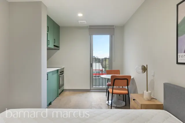 Victoria Road, Feltham, TW13, photo 2