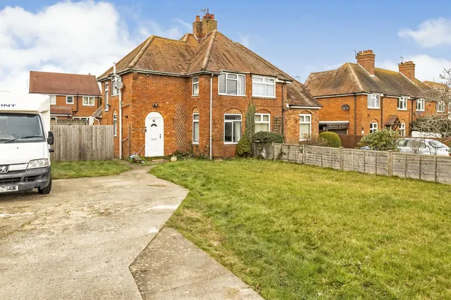 Buckingham Road, Steeple Claydon, MK18, photo 1