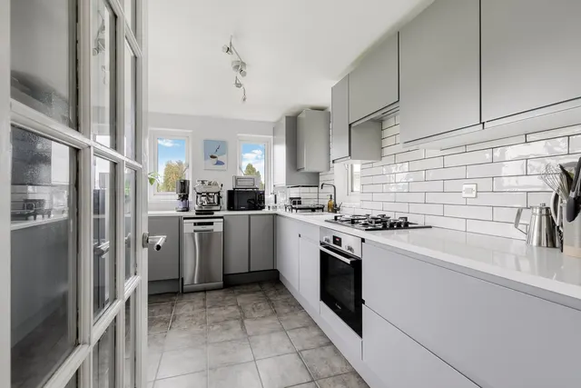 Brathway Road, London, SW18, photo 2