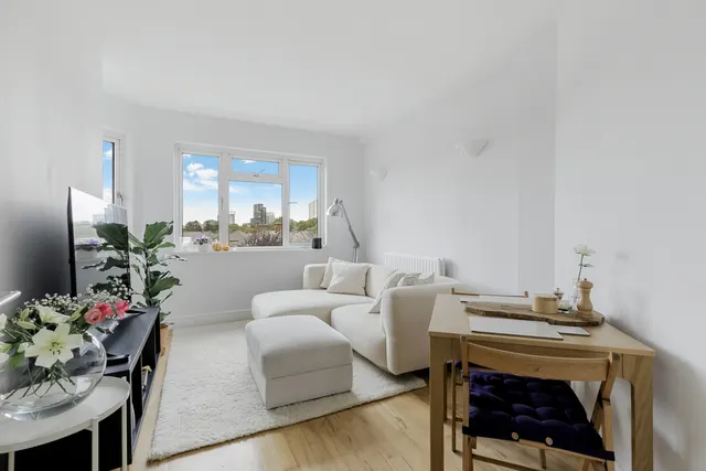 Brathway Road, London, SW18, photo 1