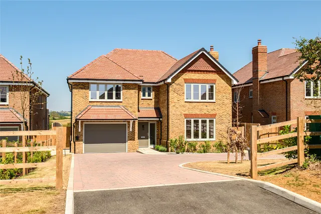 Latimer Place, Long Crendon, HP18, photo 1