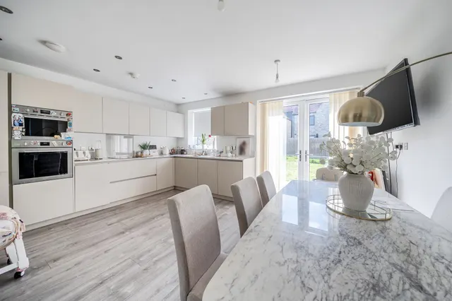 Willow Tree Drive, Waltham Cross, EN8, photo 2