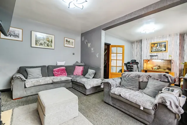East Drive, Swinton, M27, photo 2