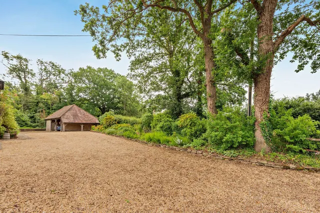 New Road, Billingshurst, RH14, photo 2
