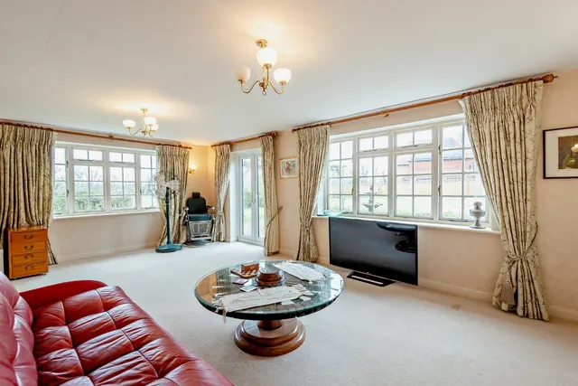 New Road, Billingshurst, RH14, photo 3