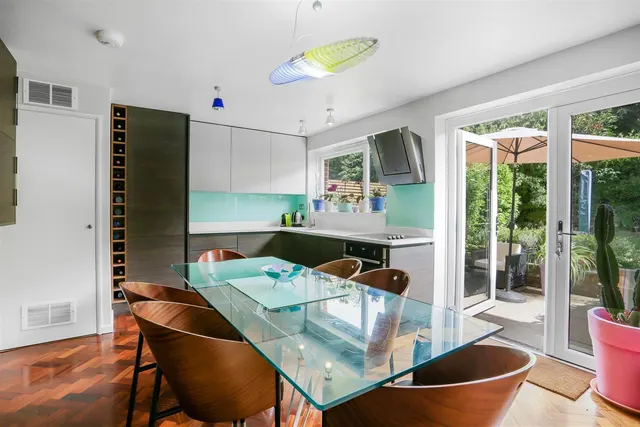 Photo 3 — Cavendish Road, Sutton, SM2 5ER