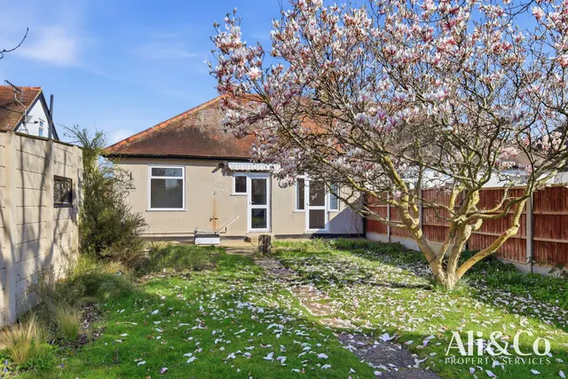 Photo 2 — Gordon Road, Grays, Essex, RM16 2GN