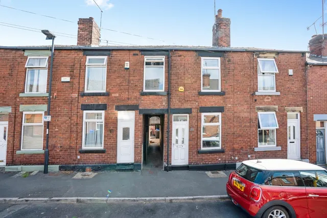 Lancing Road, SHEFFIELD, South Yorkshire, S2, photo 1
