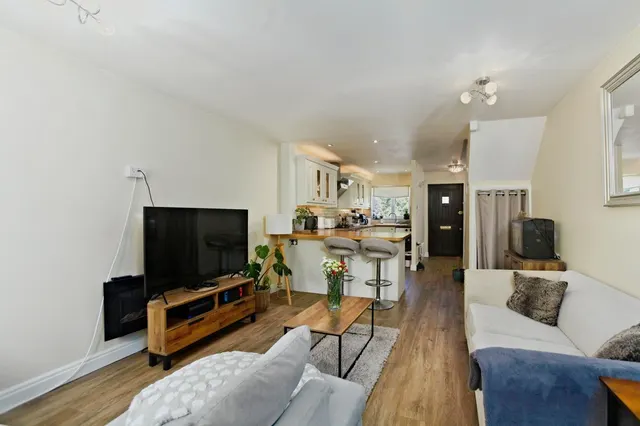 Photo 2 — McRae Lane, MITCHAM, Surrey, CR4