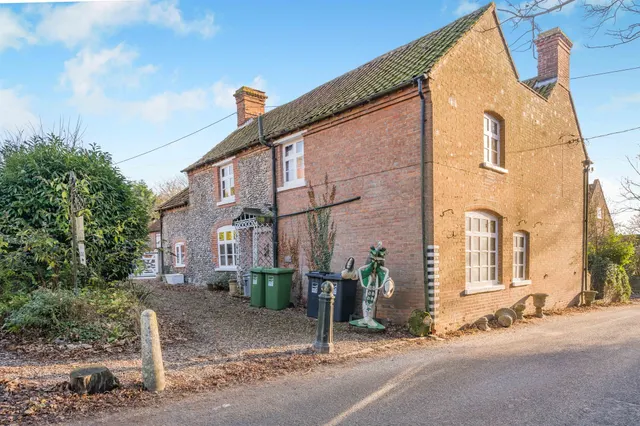The Street, Thornage, NR25, photo 1