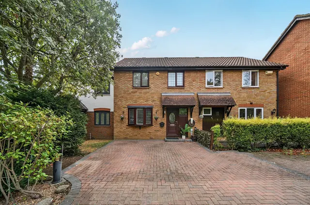 Larch Grove, Sidcup, DA15 8WJ, photo 1