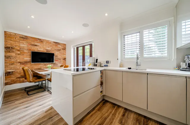 Photo 2 — Larch Grove, Sidcup, DA15 8WJ