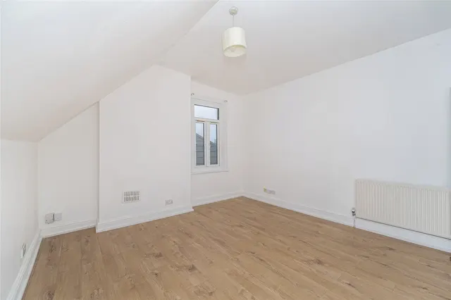 St. Leonards Road, London Fees Apply, W13, photo 2