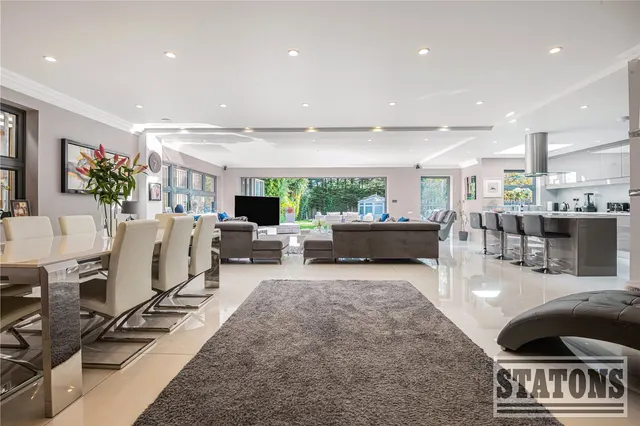 Parkgate Avenue, Hadley Wood, EN4, photo 2