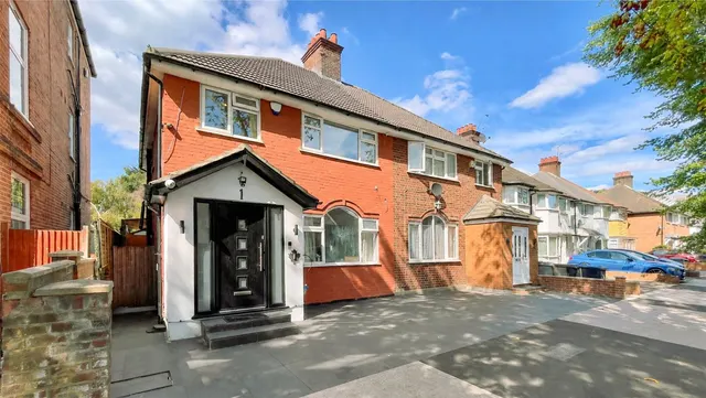 Neeld Crescent, Wembley, HA9, photo 1