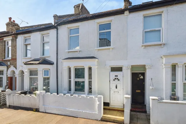 Carlton Road, London, E11, photo 1