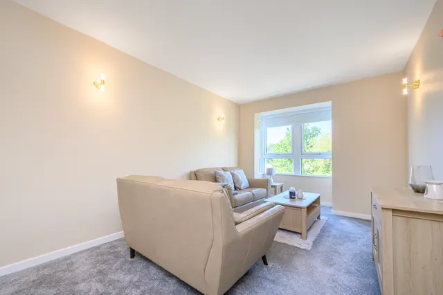 Photo 2 — Flat 22, Highwood Court, Potters Lane, Barnet