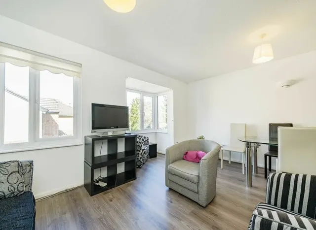 Photo 2 — Shepperton Court Drive, Shepperton, TW17