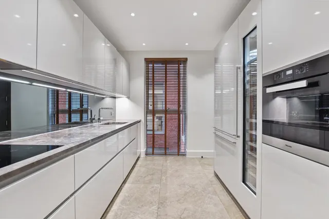 Logan Place, London, W8, photo 3