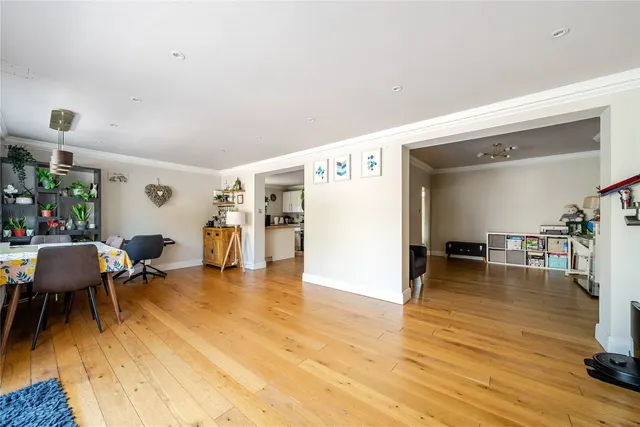 Photo 3 — Walkden Road, Chislehurst, BR7