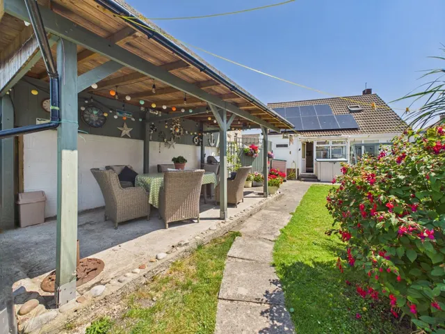 Woodhurst Road, Weston-Super-Mare, BS23, photo 2