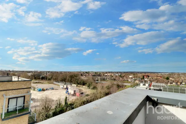 Chapel Court, Romford, RM7, photo 2