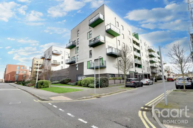 Chapel Court, Romford, RM7, photo 1