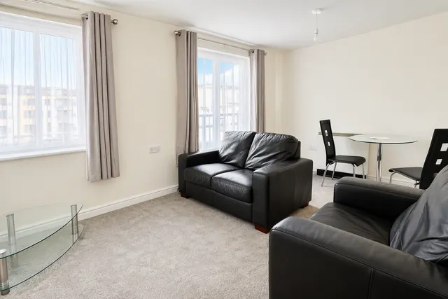 Castle Way, SO14, photo 2