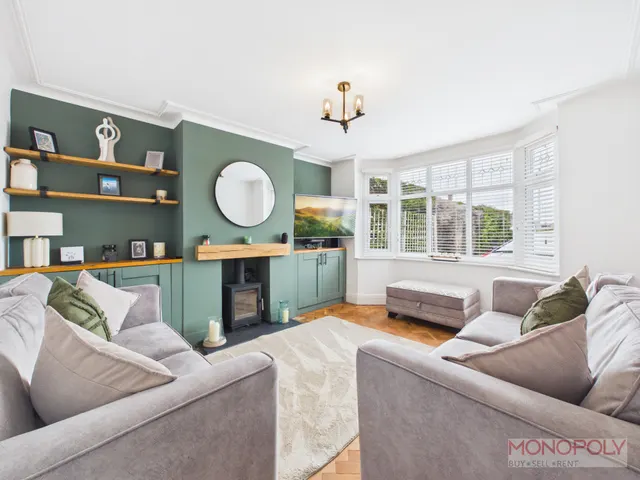 Chester Road, Wrexham, LL11, photo 2