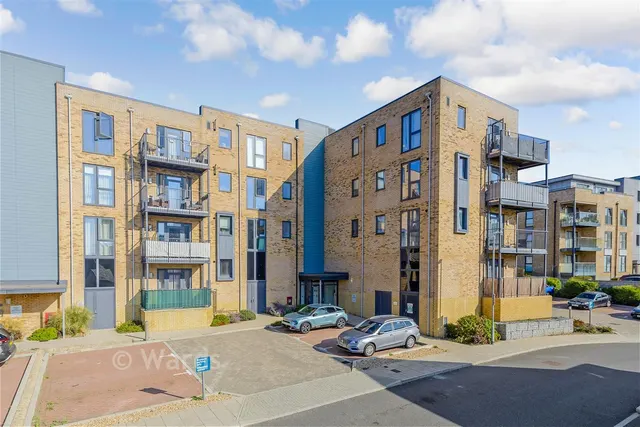 Castle Hill, Ebbsfleet Valley, DA10, photo 1