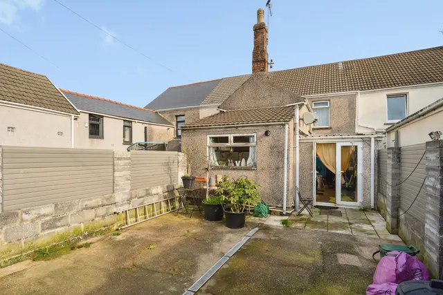 St. Teilo Street, Pontarddulais, SA4, photo 2