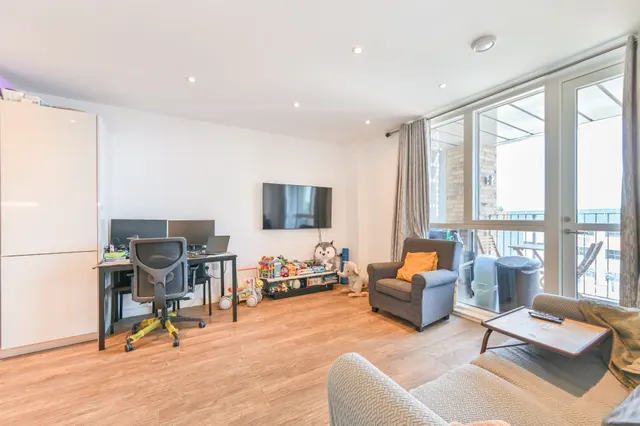 Flat 33, Grand Union House, WEMBLEY, photo 1