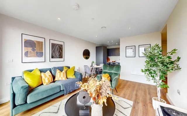 Garden Boulevard, Maidenhead, SL6, photo 1